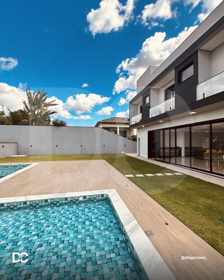 images_697927816f8b6