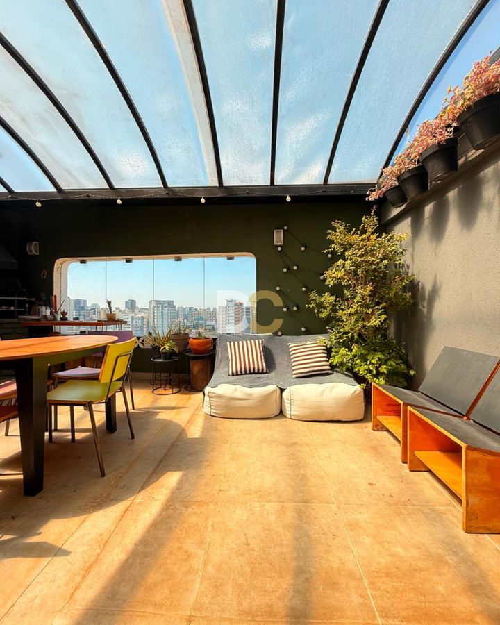 images_698217610d3de