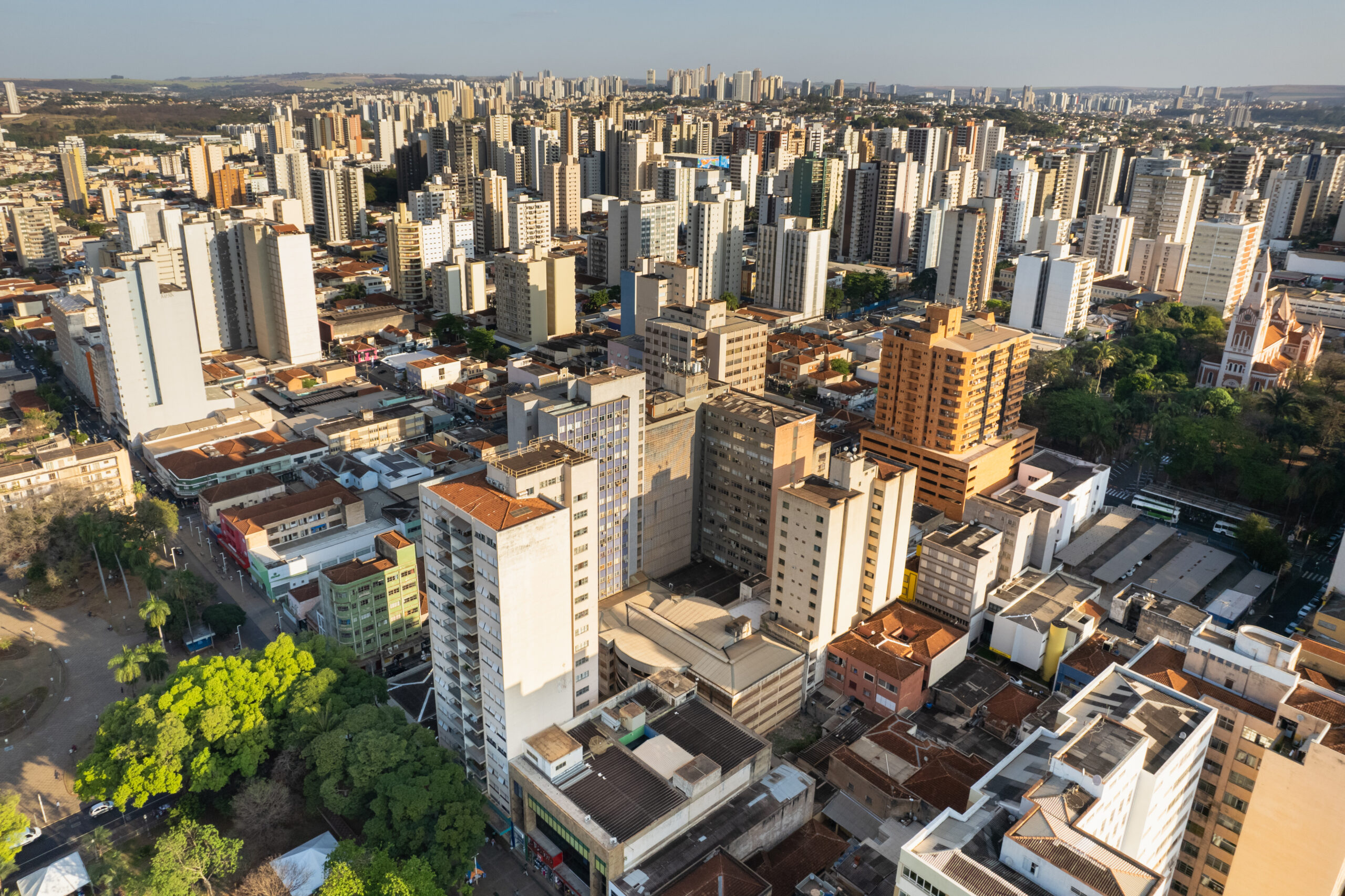 Sorocaba em Expansão: Como o Crescimento Econômico Está Redefinindo o Mercado Imobiliário Local